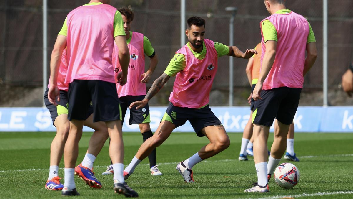 Brais Méndez, durante el entrenamiento del pasado viernes en las instalaciones de Zubieta. / REAL SOCIEDAD