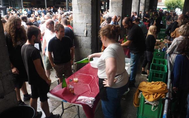 La plaza se convertirá en un hervidero de gente atraída por el reclamo de la sidra.