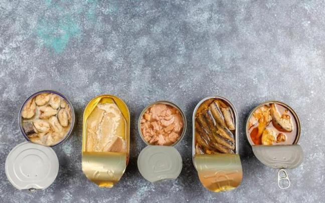 El botulismo se desarrolla en alimentos mal conservados en salazones, charcutería o conservas El botulismo se desarrolla en alimentos mal conservados en salazones, charcutería o conservas
