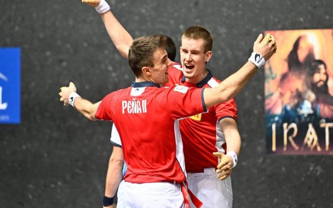 Peña y Mariezkurrena celebran el pase a las semifinales del Parejas Peña y Mariezkurrena celebran el pase a las semifinales del Parejas