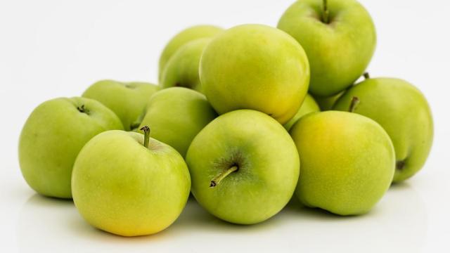 La manzana ayuda a arrastrar la placa bacteriana.