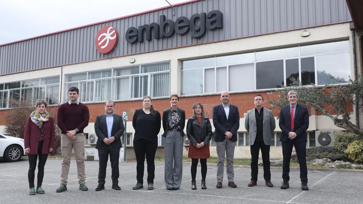 De izquierda a derecha, Silvia Zabala, Aitor Zabalza, Asier Toledano, Miren Larumbe, Presidenta Chivite, Maria José Calvo, Asier Juaristi, Alfonso Casanova y Javier Aranceta.