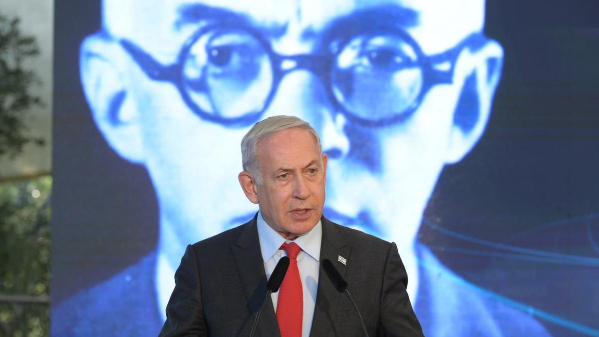 Netanyahu evoluciona favorablemente de su operación de marcapasos pero aplazará su visita a Turquía.