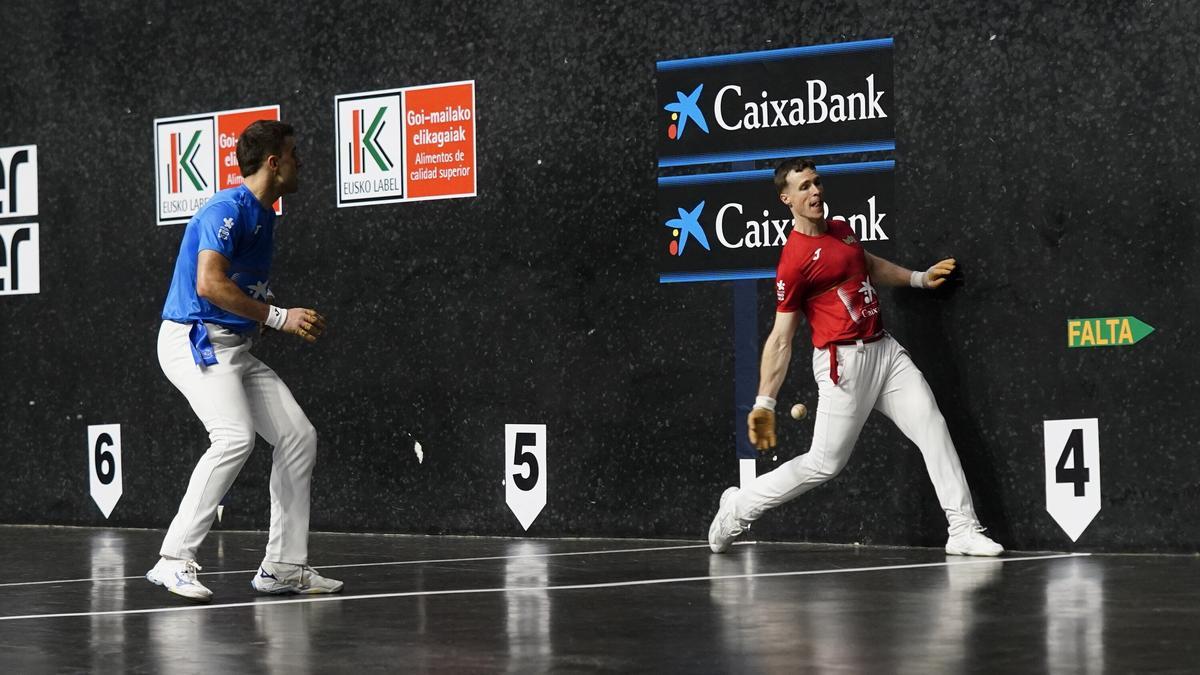 Iñaki Artola gana a Jon Ander Peña en el Manomanista en Durango.