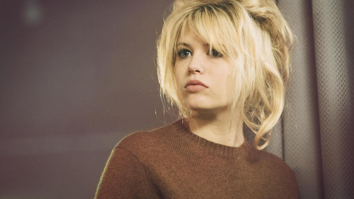 La actriz Julia de Núñez, caracterizada como Brigitte Bardot