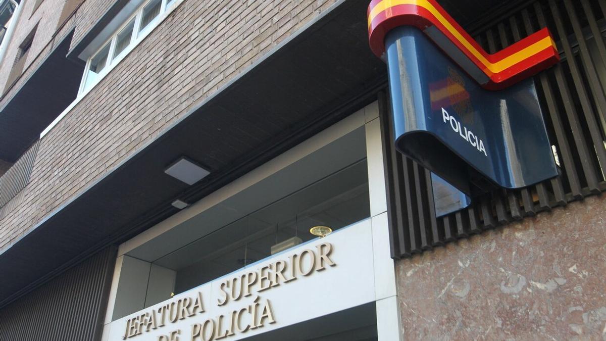 Fachada de la comisaría de la Policía Nacional en Pamplona.