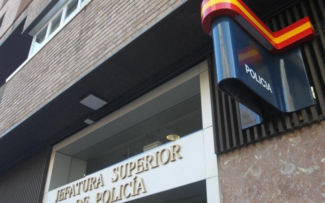 Fachada de la comisaría de la Policía Nacional en Pamplona.