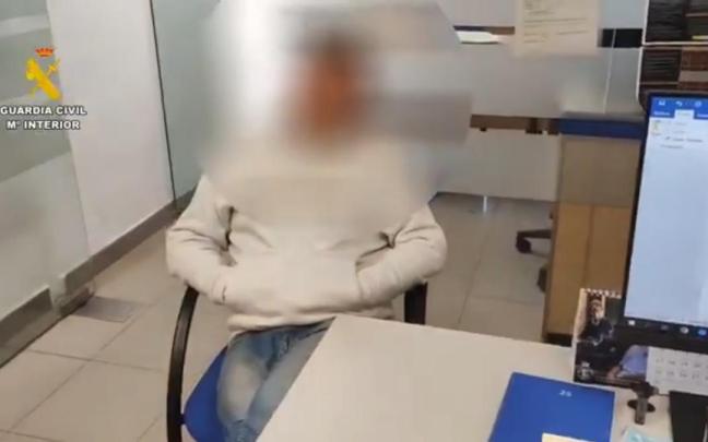 El hombre, en las dependencias policiales. / Guardia Civil El hombre, en las dependencias policiales.