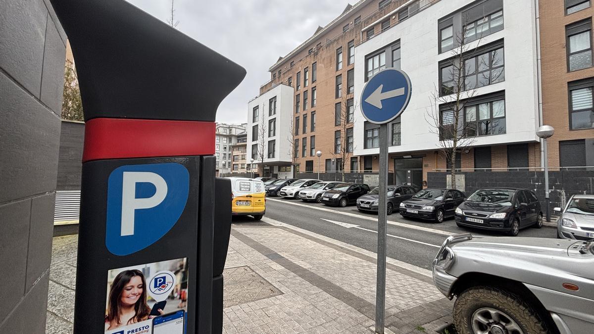 Un parquímetro en una de las zonas de Irun donde ya está establecida la OTA.