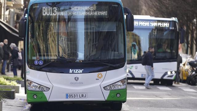 Autobús de la línea BU13 en Donostia.