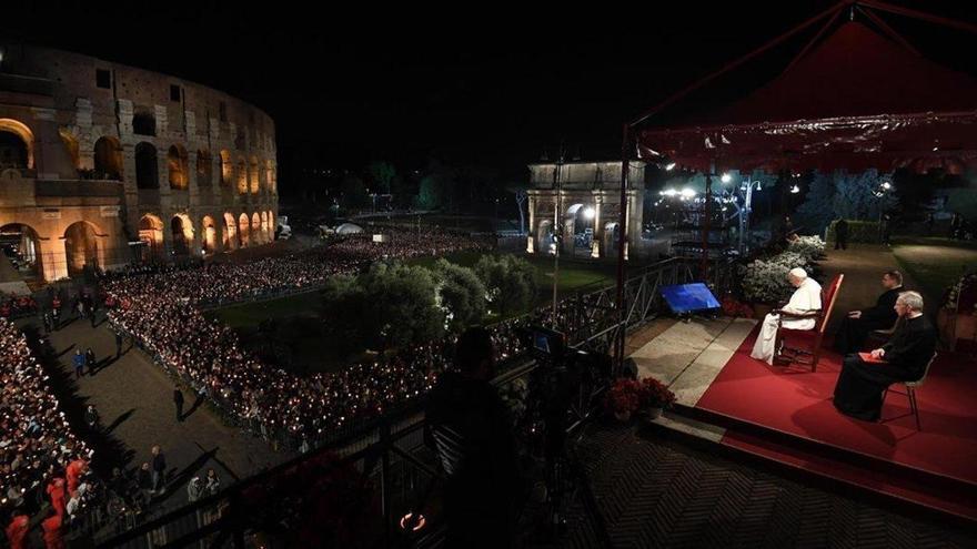 El papa Francisco, durante un Via Crucis pasado