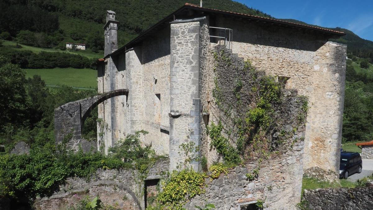 Los orígenes de monasterio de las franciscano de Sasiola se remontan a comienzos del siglo XVI