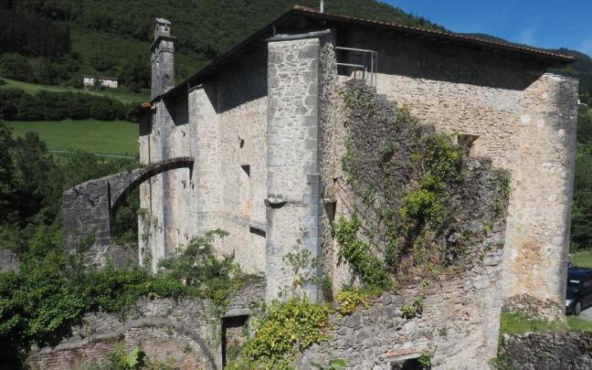 Los orígenes de monasterio de las franciscano de Sasiola se remontan a comienzos del siglo XVI