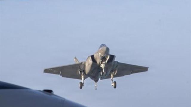 Un caza estadounidense