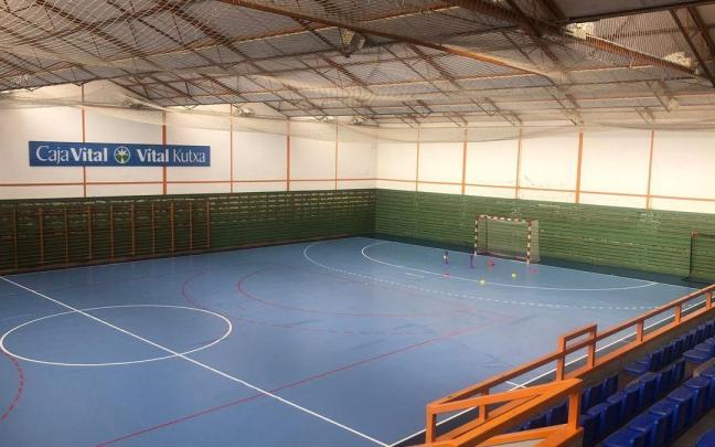 Cancha del polideportivo municipal de Laudio
