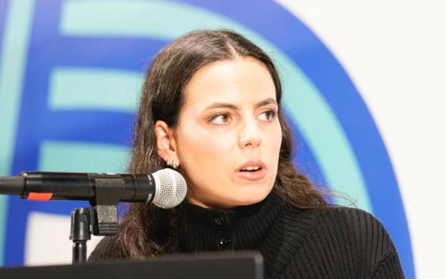 Iratxe Reparaz Azokako irudigintzari buruzko solasaldian.