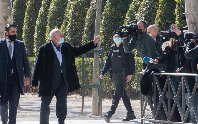José Luis Moreno sale de la Audiencia Nacional tras declarar como imputado en la Operación Titella en febrero de 2022. José Luis Moreno sale de la Audiencia Nacional tras declarar como imputado en la Operación Titella en febrero de 2022.