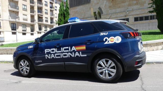 Vehículo de la Policía Nacional en Salamanca.