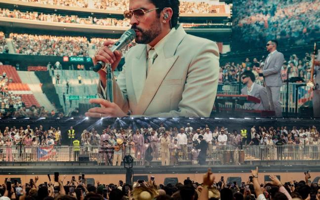 El Metropolitano se llena de fans de Bad Bunny en su primer concierto en Madrid