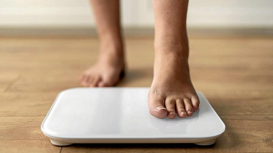 Perder peso solo es posible comiendo con moderación alimentos saludables.