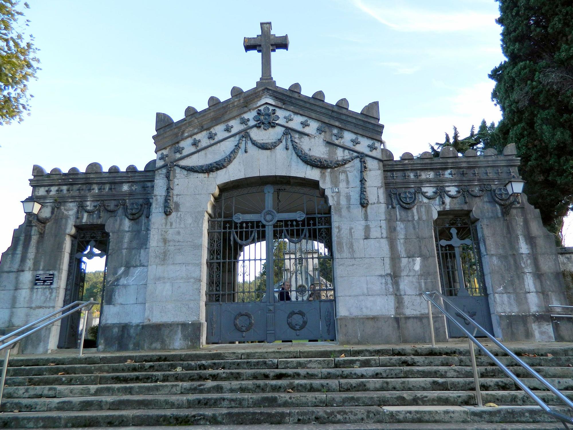 Entrada al cementerio municipal de Laudio