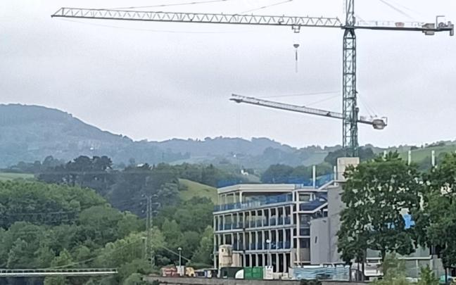 Estado actual de las obras del polideportivo.