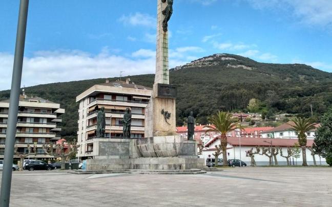 Monumento a Carrero Blanco en Santoña.