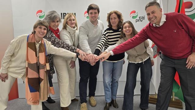 Foto de la nueva junta municipal de EAJ-PNV Irun.