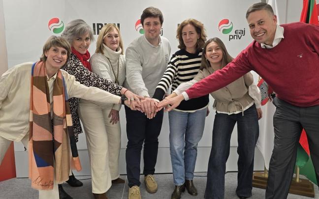 Foto de la nueva junta municipal de EAJ-PNV Irun.