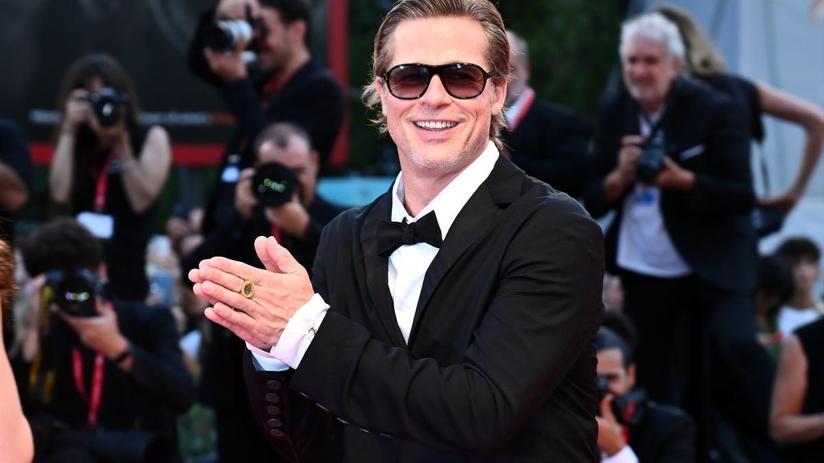 Brad Pitt en la premiere de Blonde en Venecia