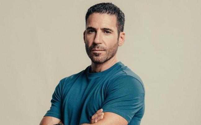 Miguel Ángel Silvestre como Raúl Morales en 'Weiss y Morales'