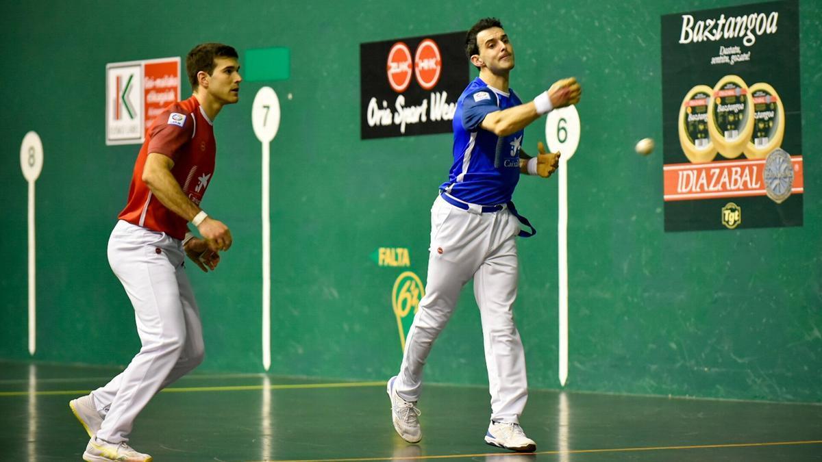 En imágenes: Altuna III tumba a Zabaleta en los cuartos de final del Manomanista en el Astelena de Eibar.