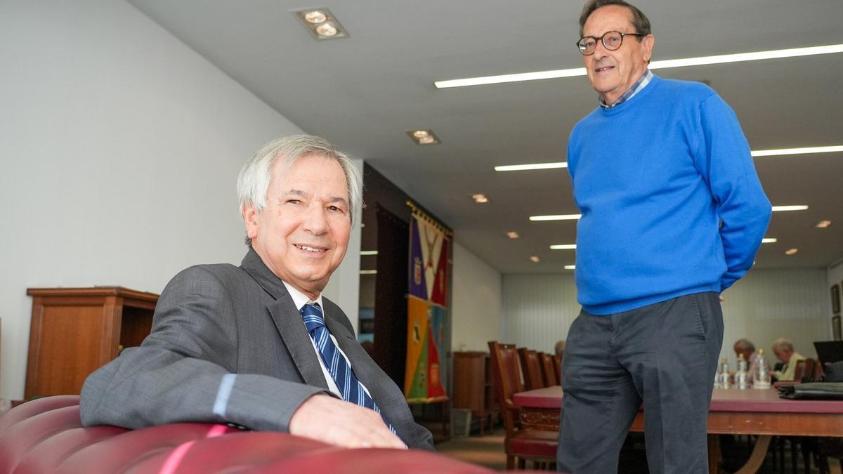 Juan Manuel Sinde y Santos Gil en la Cámara de Comercio.