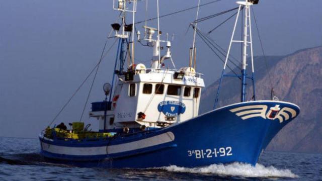 Barco de la flota vasca.