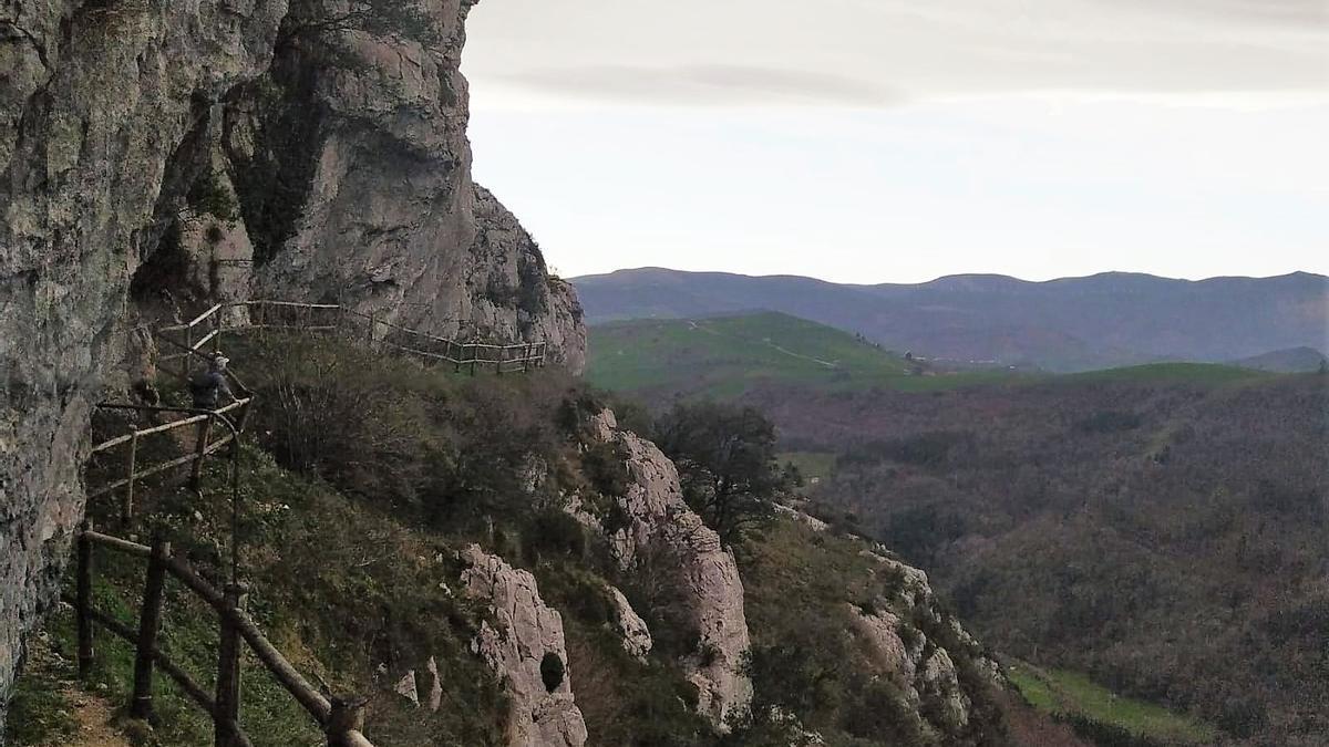 La increíble ruta por las escaleras a Peña del Moro