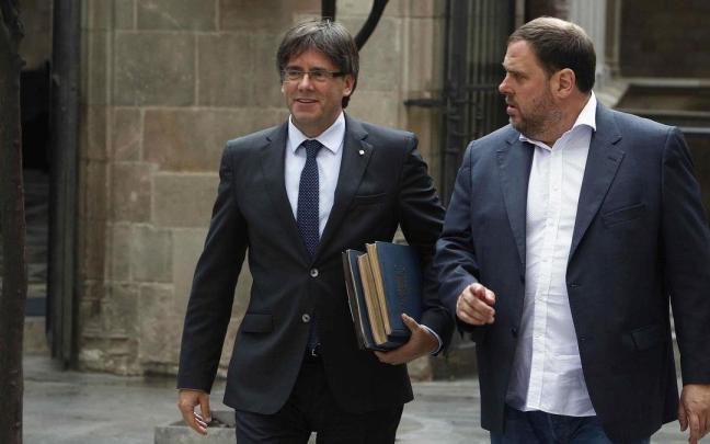 El dirigente de ERC Oriol Junqueras, junto con Carles Puigdemont, en Catalunya, en una imagen de archivo.