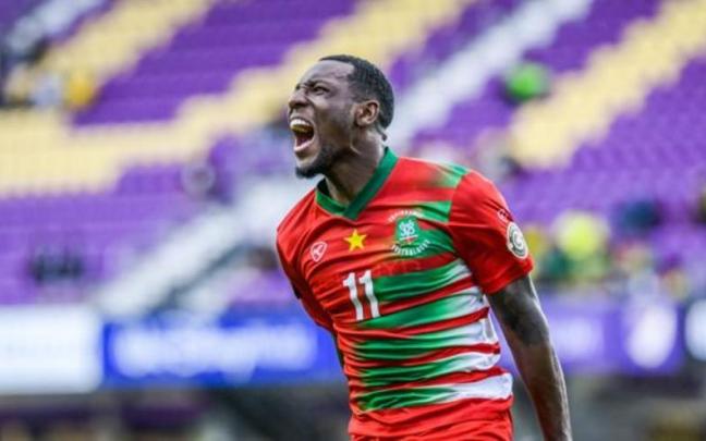 Sheraldo Becker recarga su autoestima con un doblete. / N.G.