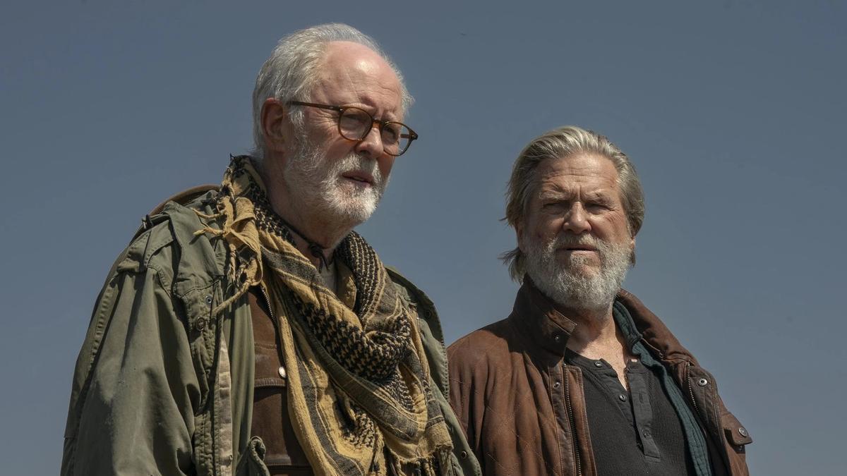 John Lithgow y Jeff Bridges, en una escena de la nueva temporada de la serie ‘The Old Man’.