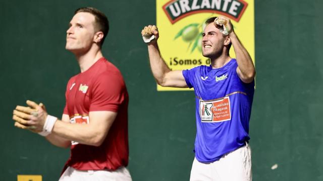 Joanes Bakaikoa se impone a Iñaki Artola en la primera eliminatoria del Cuatro y Medio en Alegia.