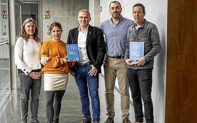 Representantes de Medicus Mundi y Médicos del Mundo.