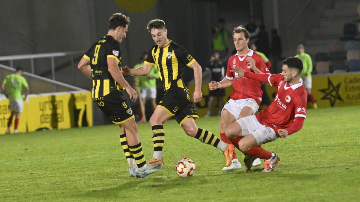 El Barakaldo regresó al triunfo ante su gente tras dos tropiezos consecutivos. / OSKAR GONZÁLEZ