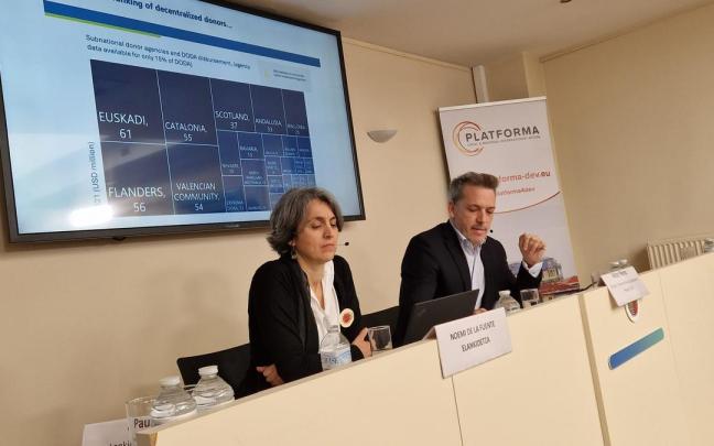 El Gobierno vasco presenta el informe de cooperación descentralizada en Bruselas.