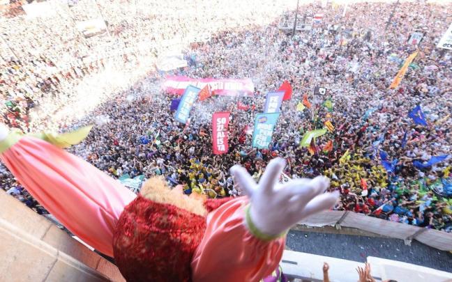 Inicio de Aste Nagusia desde el Teatro Arriaga.