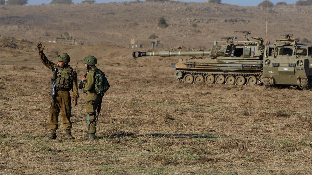 Soldados israelíes, cerca de la frontera con Siria.