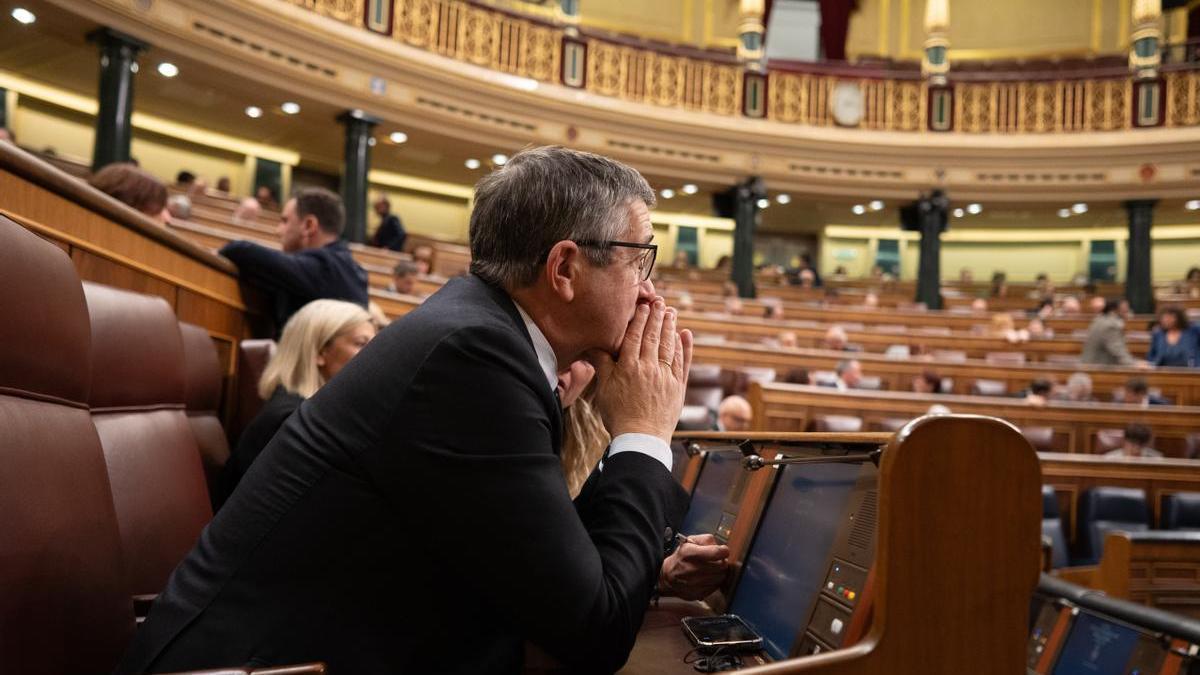 El diputado del PSOE Patxi López durante el pleno del Congreso de los Diputados.