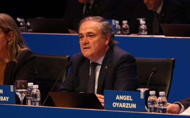 La Real celebra su junta de accionistas en el Kursaal. IKER AZURMENDI