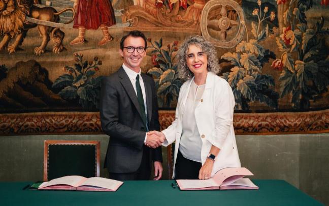 La Vicelehendakari Bengoetxea refuerza en París las relaciones con instituciones culturales francesas y participa como invitada especial en una recepción ofrecida por la ministra de Cultura de Francia, Catherine Pégard.