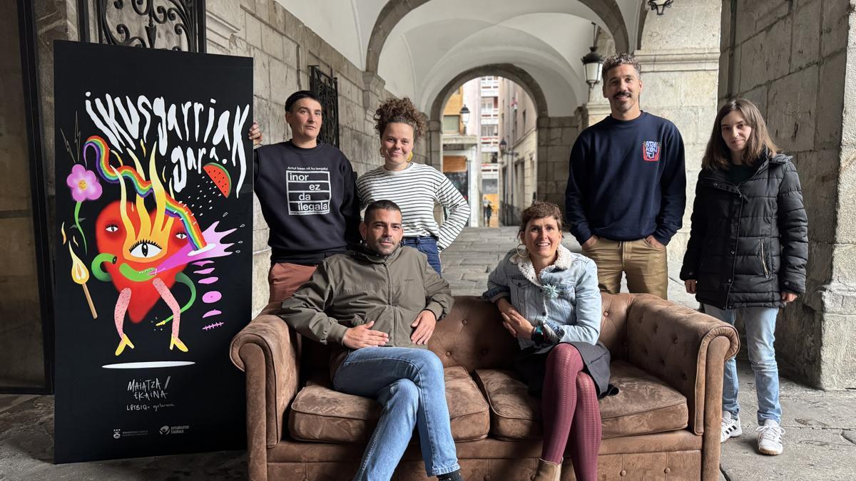 Representantes del Ayuntamiento, Morbor y Miau Studioa en la presentación del programa.