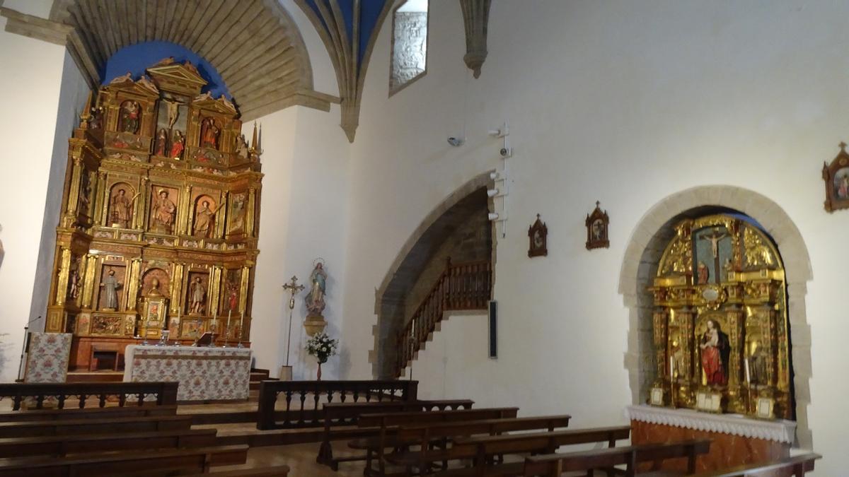 Interior de la iglesia de San Vicente de Sada.