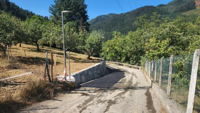 Actuación realizada para ensanchar la curva a la altura de Santipillau.